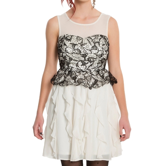 hot topic prom dresses